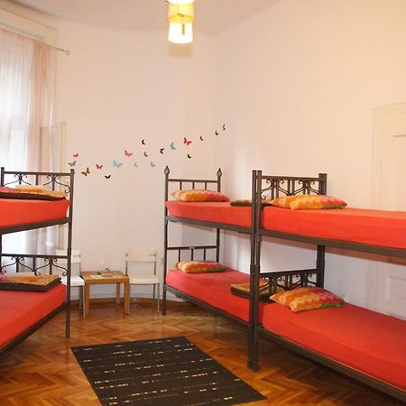 Time Hostel Belgrado Buitenkant foto