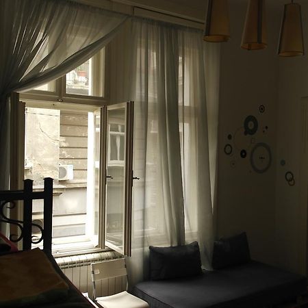 Time Hostel Belgrado Buitenkant foto