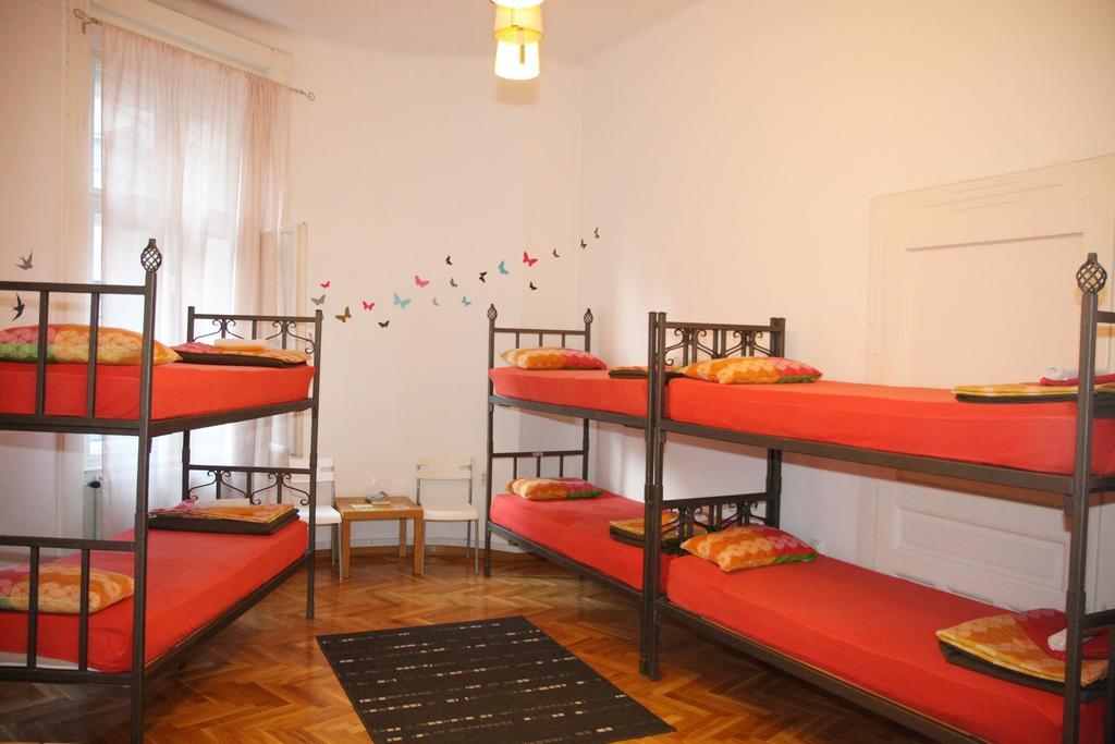 Time Hostel Belgrado Buitenkant foto