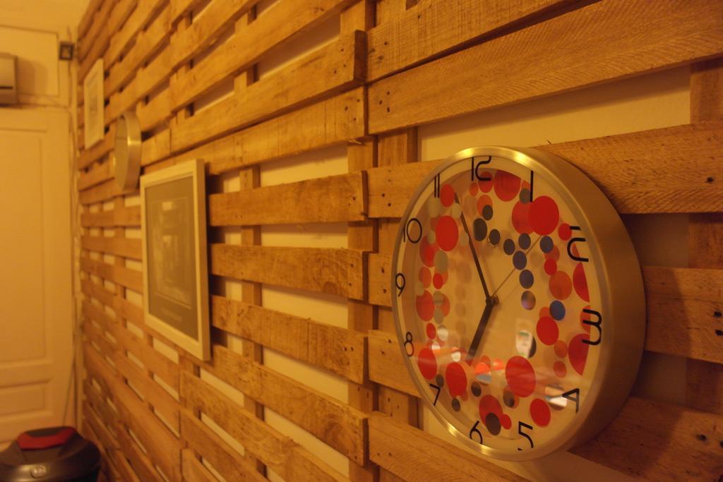 Time Hostel Belgrado Buitenkant foto
