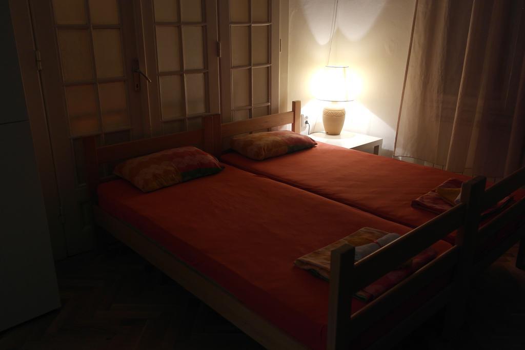 Time Hostel Belgrado Buitenkant foto