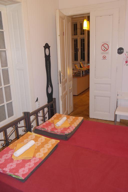 Time Hostel Belgrado Kamer foto