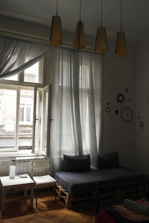 Time Hostel Belgrado Buitenkant foto
