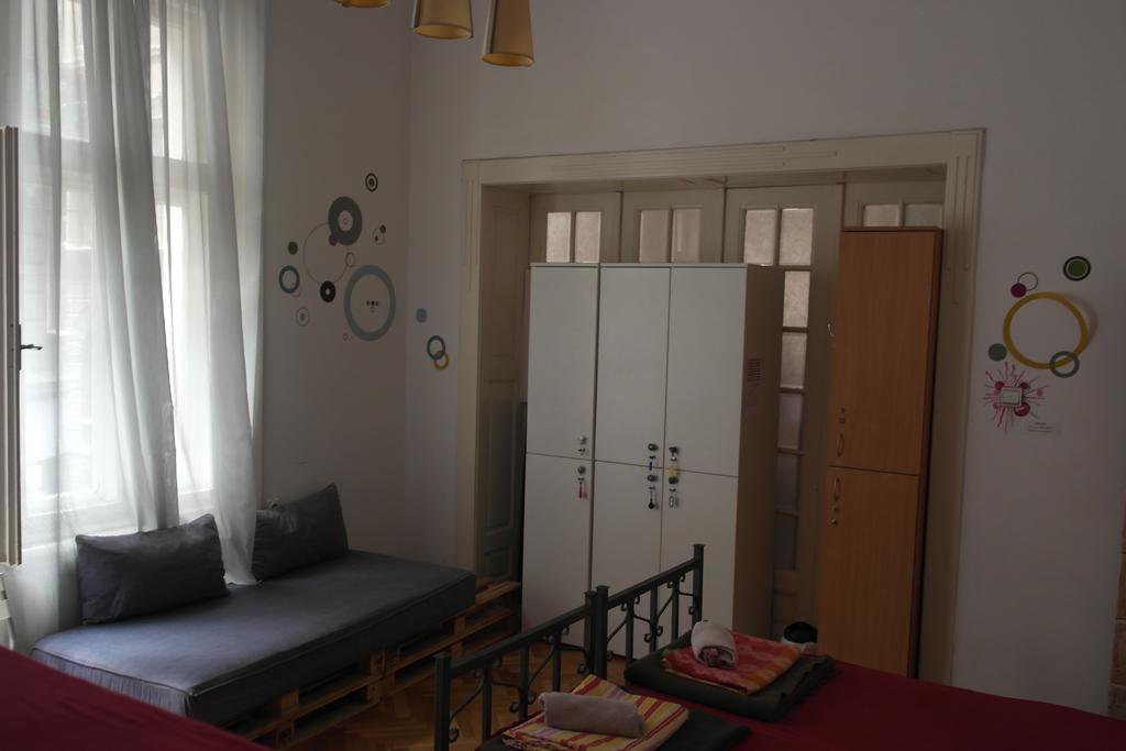 Time Hostel Belgrado Buitenkant foto