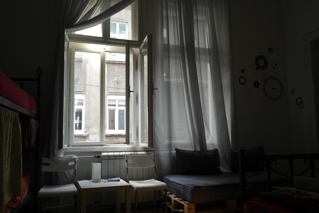 Time Hostel Belgrado Buitenkant foto